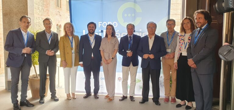 Inauguración del Foro Unieléctrica sobre energía asequible y no contaminante celebrado en el Rectorado