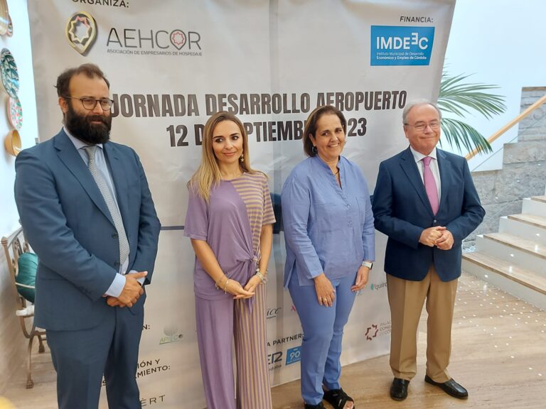 Jornada organizada por la Asociación de Hospedaje de Córdoba (AEHCOR) para hablar de las posibilidades de desarrollo que ofrece el aeropuerto de Córdoba.