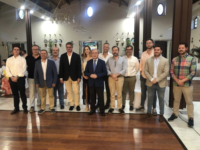 Acto de presentación del presidente y la nueva Junta Directiva de la Asociación de Empresarios de Puente Genil (ASOJEM)